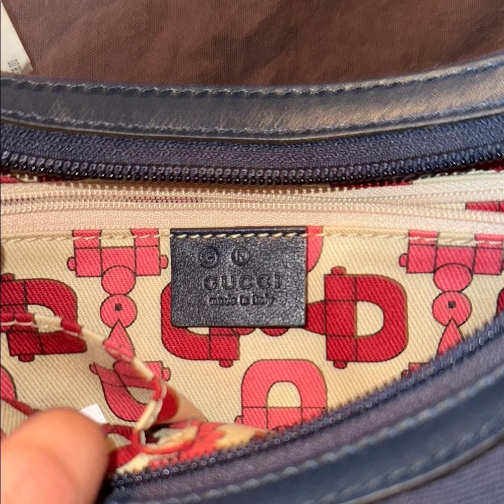 Gucci Women’s Hobo Cloth Bag - Picture 2 of 4